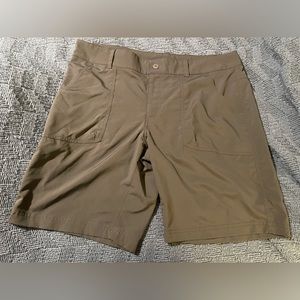 Columbia omni shield short size 16, 10” length.